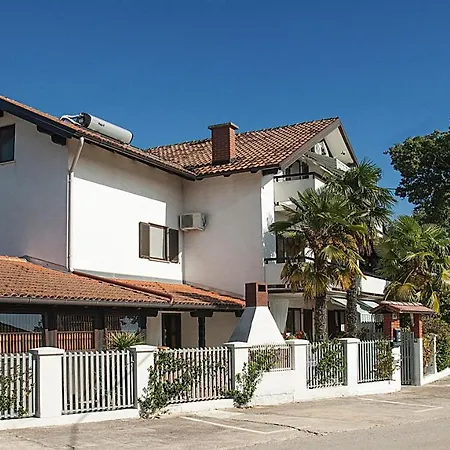 Paolija App1 * Bužinija